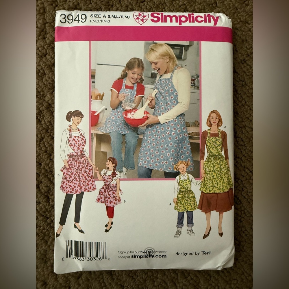 Simplicity Women's and Child Apron Pattern